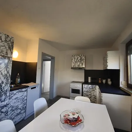 Cosy In Modern Flat Проживання в сім'ї Інсбрук