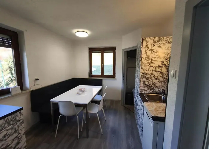 Cosy In Modern Flat منزل للإقامة